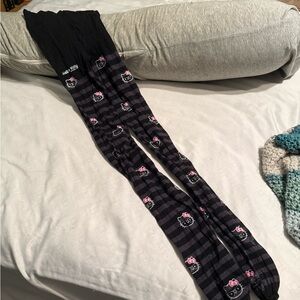 Vintage Y2K Hello Kitty Black and Pink Patterned Leggings